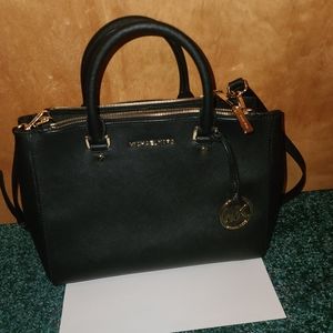 Black Michael Kors bag